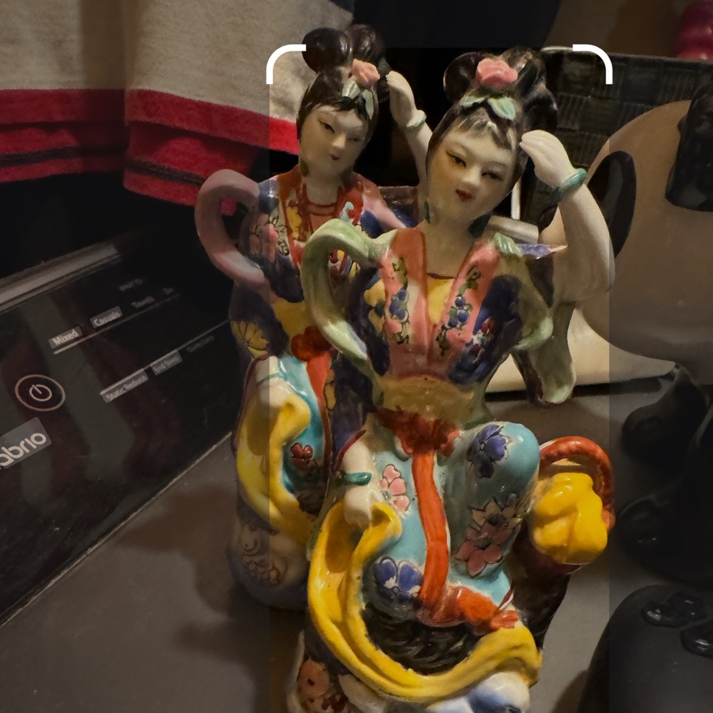 Antique Chinese porcelain geishas